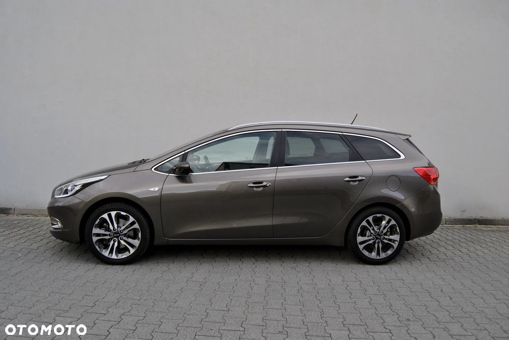 Kia Ceed 1.6 GDI Fifa World Cup Edition - 2