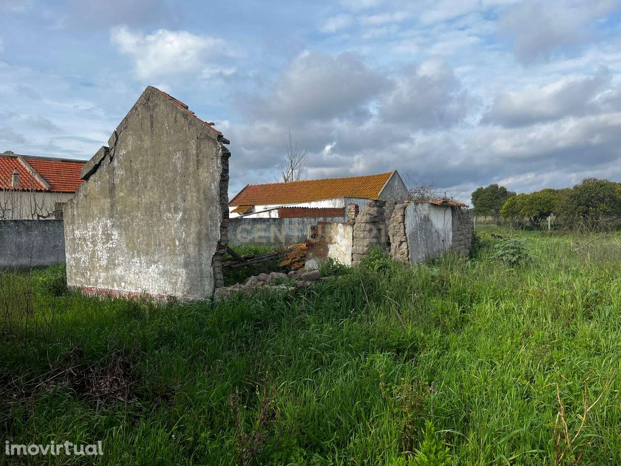 Moradia em ruinas em terreno de 2 304m2 Aroeira/Poceirão e Marateca/Pa - Grande imagem: 3/11