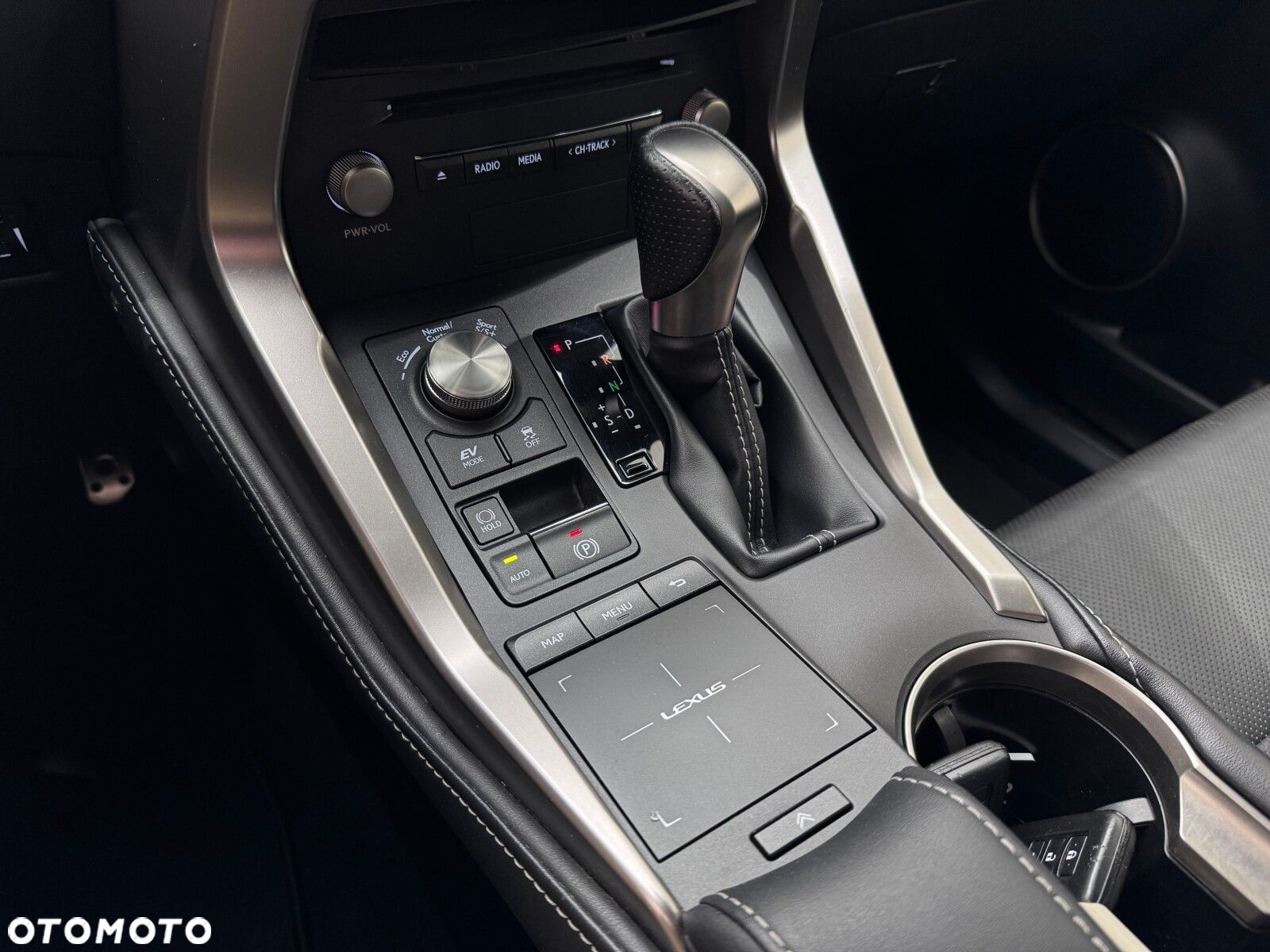 Lexus NX - 28