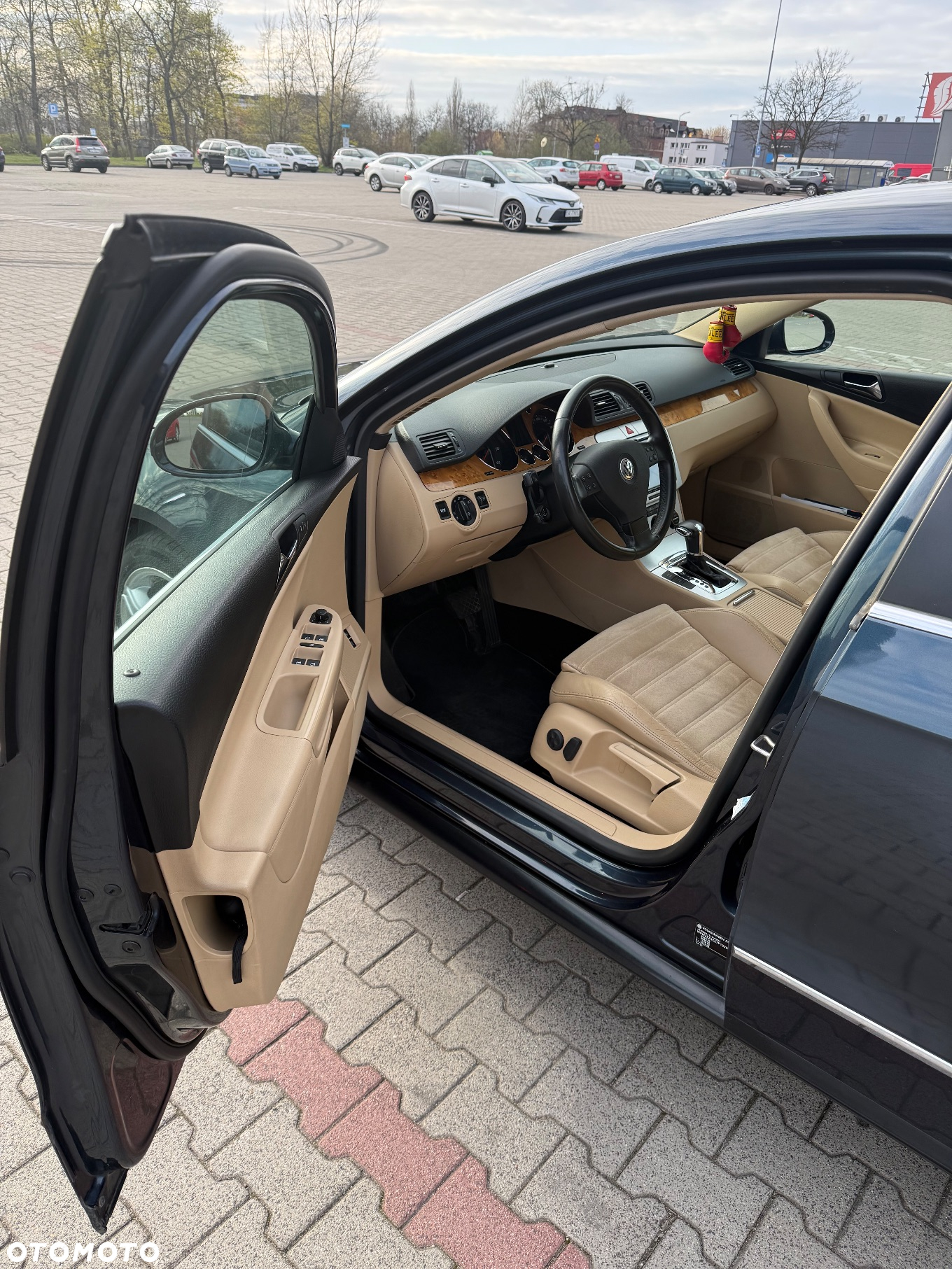 Volkswagen Passat - 21