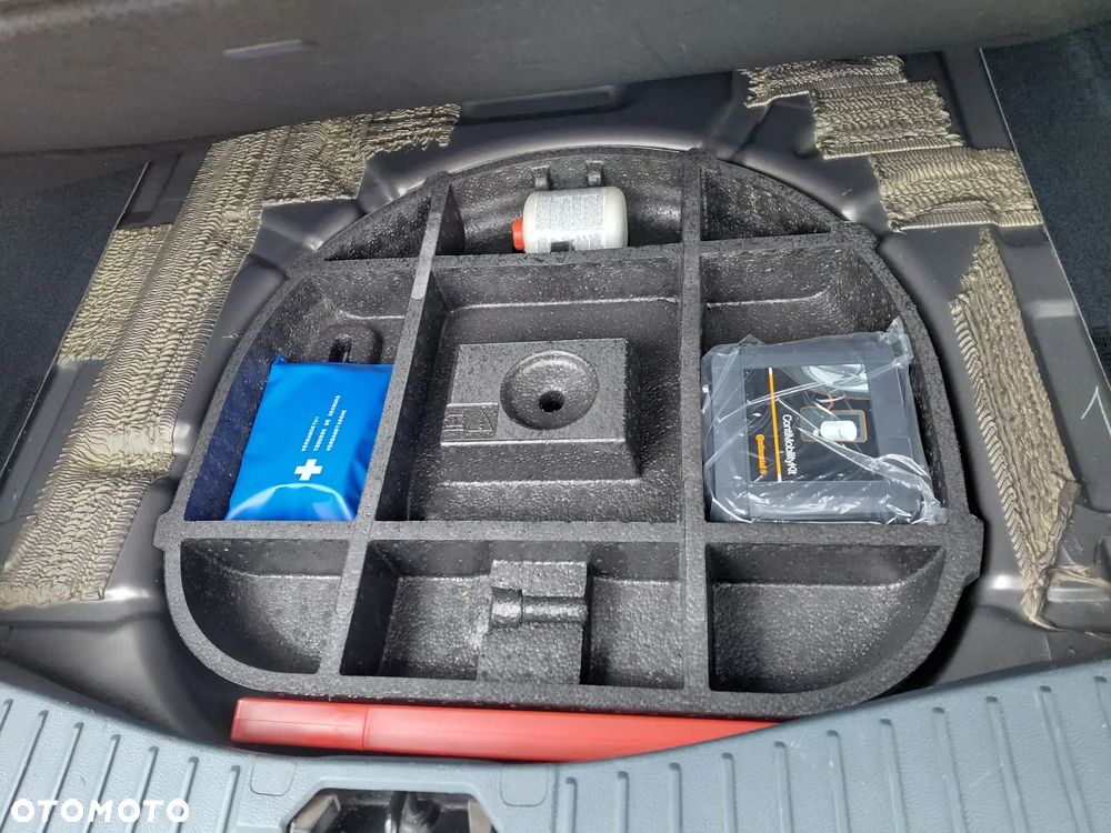 Ford C-MAX 1.6 TDCi Edition - 17