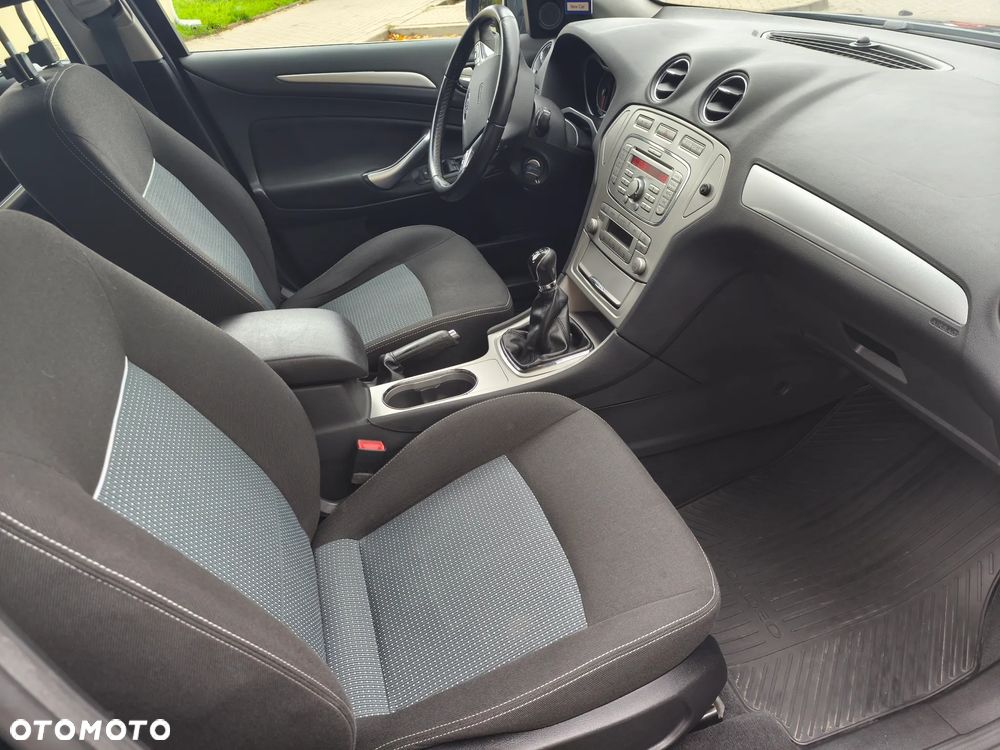 Ford Mondeo - 14