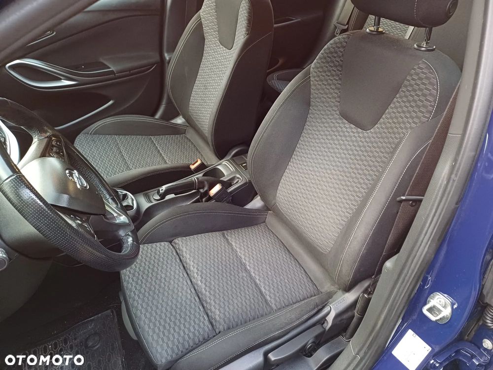 Opel Astra 1.6 CDTI Enjoy - 9