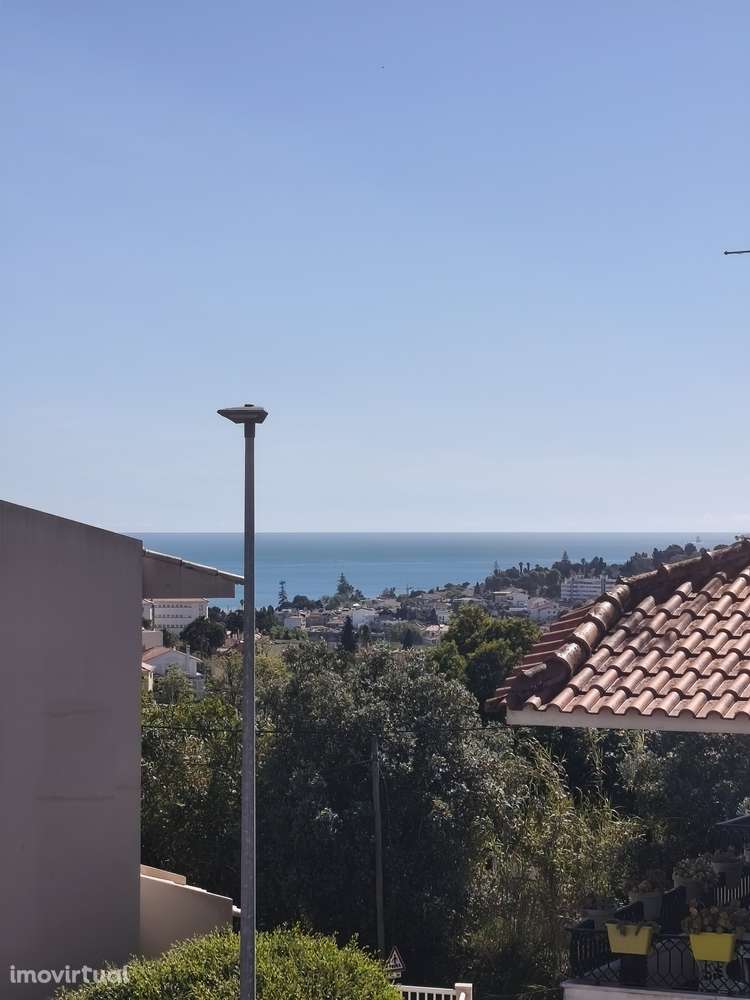 T3 Centro de Queijas, Oeiras. Parqueamento, Arrecadação, Varandas. - Grande imagem: 4/33