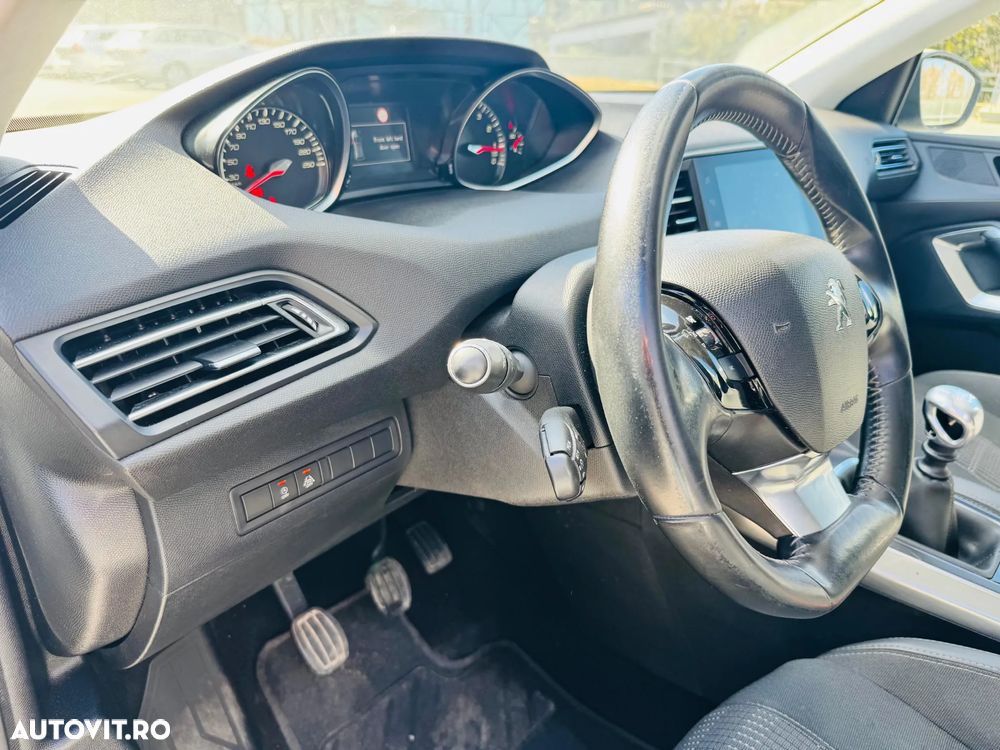 Peugeot 308 PureTech 130 GPF Stop & Start Allure - 14