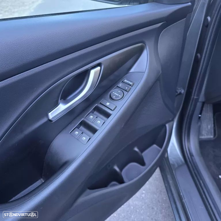 Hyundai i30 1.0 T-GDI Style Plus - 10