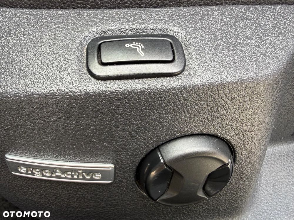 Volkswagen Golf 1.6 TDI DPF DSG Comfortline - 28
