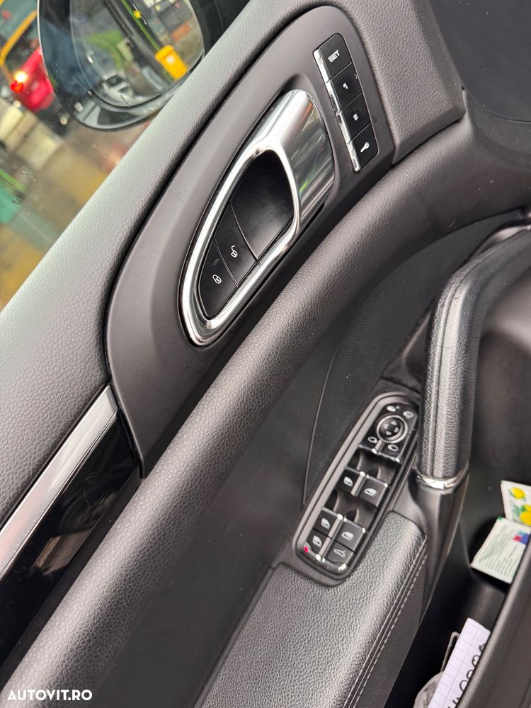 Porsche Cayenne 3.0 L - 9