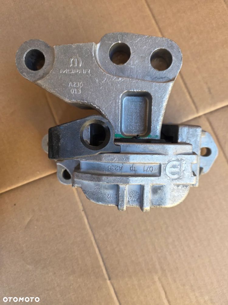 Poduszka łapa Silnika Fiat 500X Jeep COMPASS RENEGADE 1.6D 2.0D 52070967 0052070967 520709670 - 4