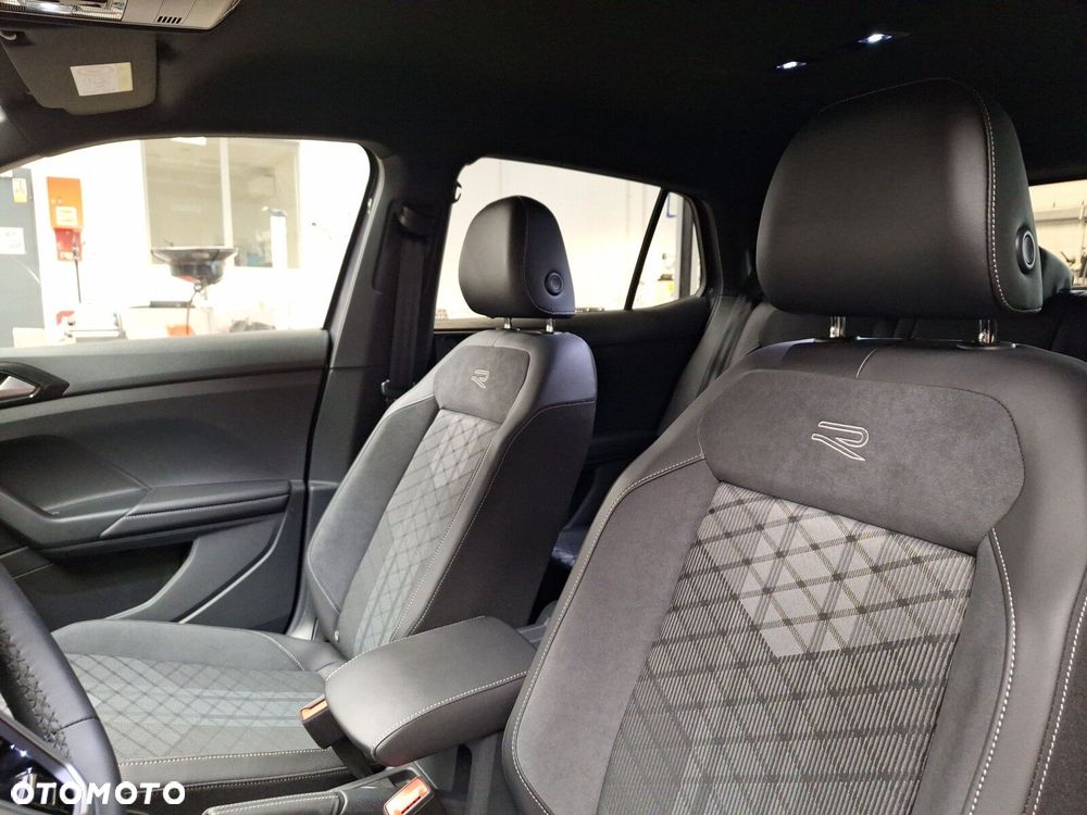 Volkswagen T-Cross - 11
