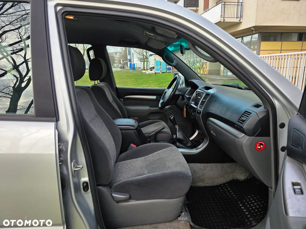 Toyota Land Cruiser 3.0 D Sol - 28