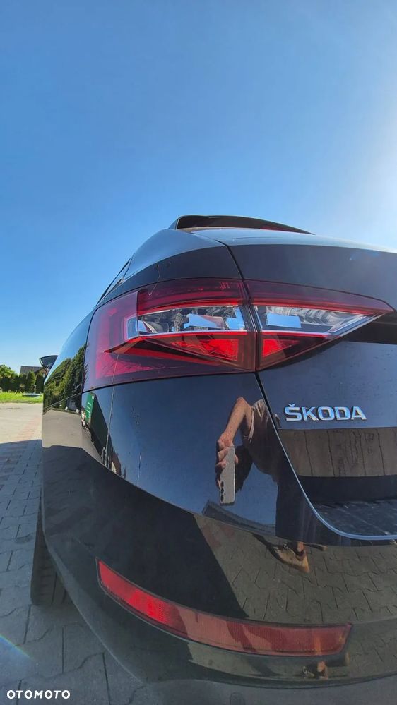 Skoda Superb 2.0 TSI 4x4 L&K DSG - 19