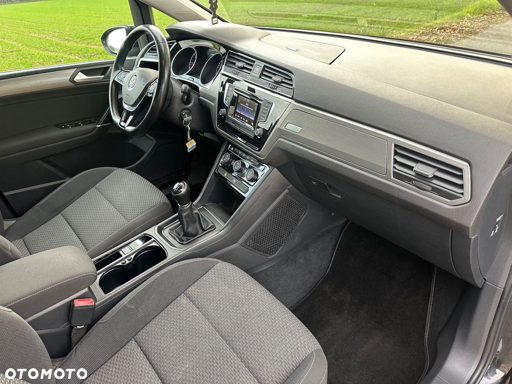 Volkswagen Touran 1.6 TDI BMT Comfortline - 25