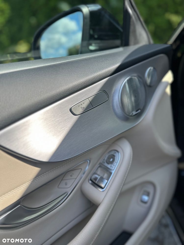Mercedes-Benz Klasa C 300 4MATIC 9G-TRONIC - 12