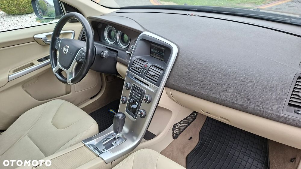 Volvo XC 60 2.4D AWD - 12