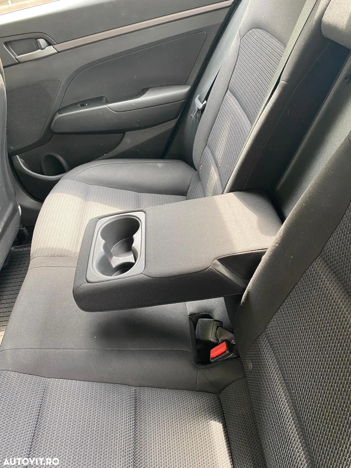 Hyundai Elantra 1.6 MPi Comfort - 10