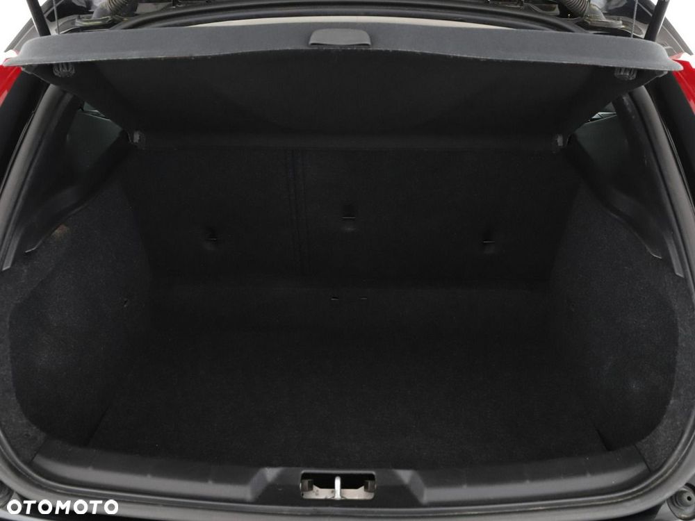 Volvo V40 D2 Kinetic - 21