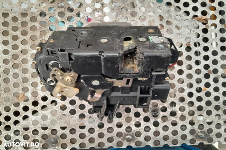 Broasca usa spate dreapta 4B2837016G Audi A4 B6 [2000 - 2005] Avant w - 1