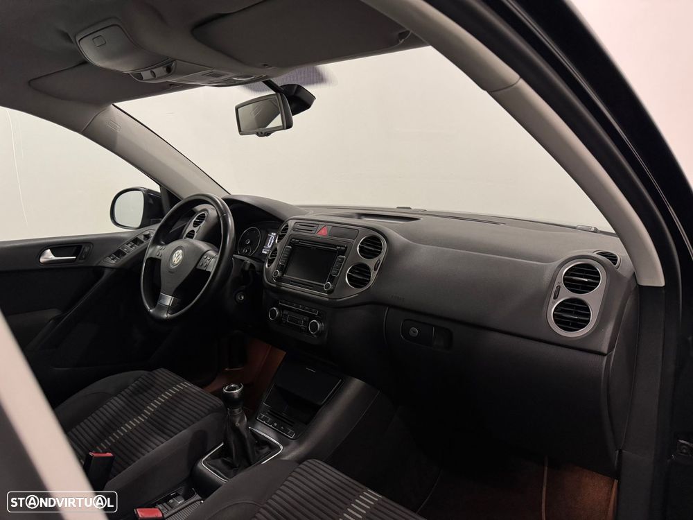 VW Tiguan 2.0 TDi Sport BlueMotion - 25