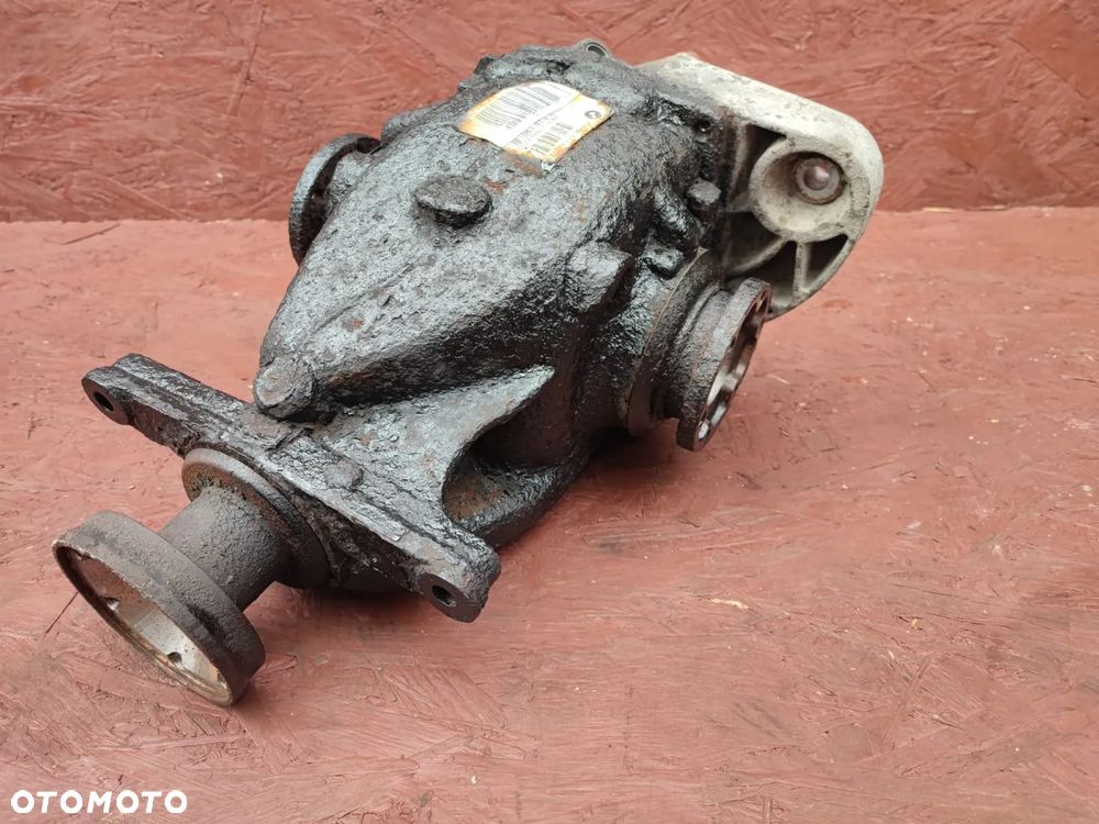 BMW E61 / E60 ORYGINALNY DYFER / DYFERENCJAŁ TYŁ DO SILNIKÓW GAMY M47D20A POD SKRZYNIĘ MANUAL O PRZEŁOŻENIU 2.64. O NR: 7 560 587 / 7 544 581. SPRAWNY W 100%. - 1