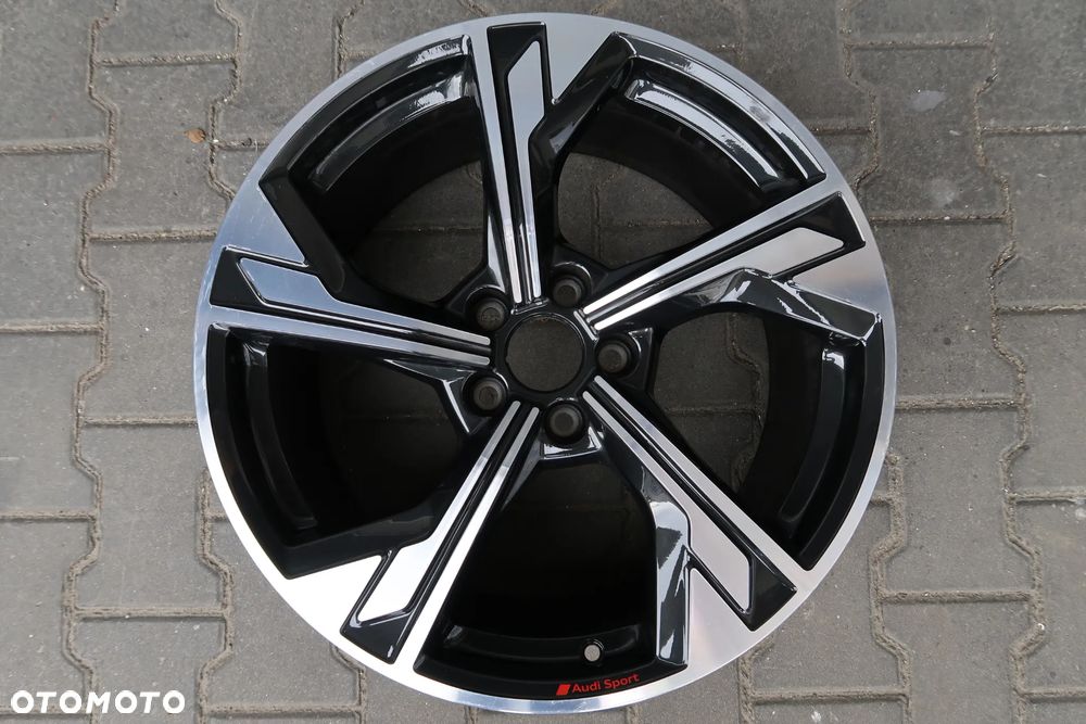 AD17 Felga Audi A4 8w0601025EM 8,5x19et40 - 1