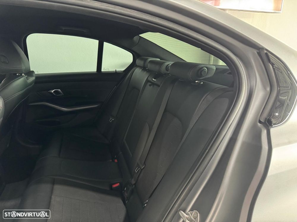 BMW 330 e Pack M Auto - 12