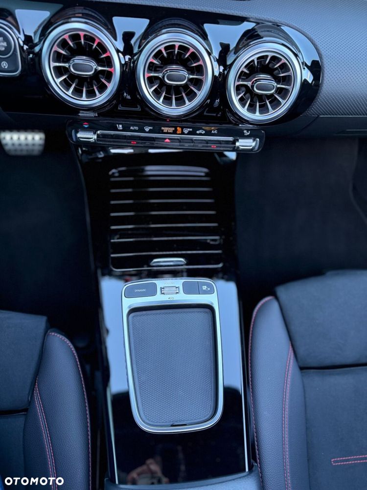 Mercedes-Benz CLA 200 AMG Line 7G-DCT - 27