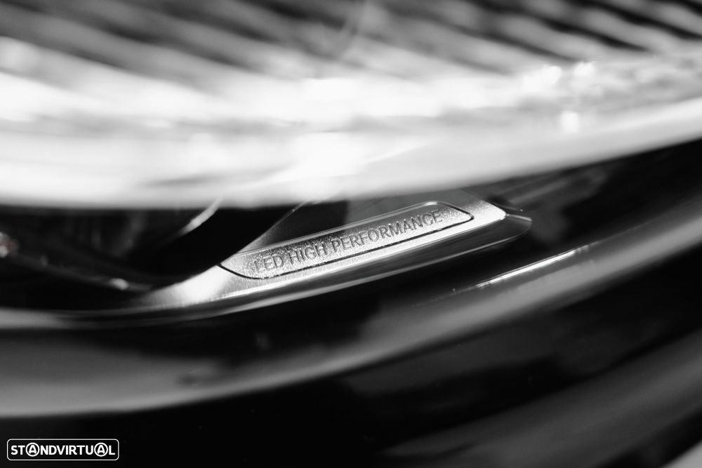 Mercedes-Benz A 45 AMG 4Matic Speedshift 7G-DCT - 38