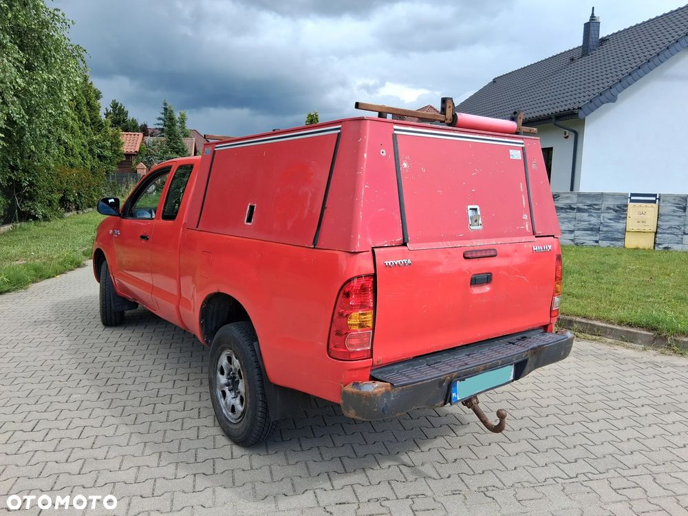 Toyota Hilux 2.5 D-4D DLX - 5