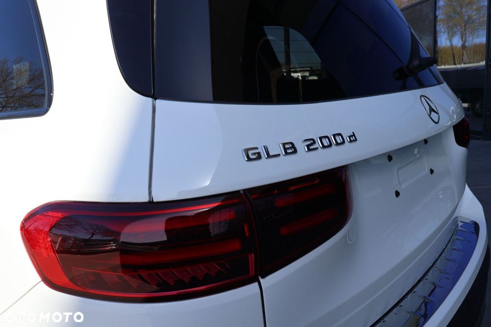 Mercedes-Benz GLB - 11