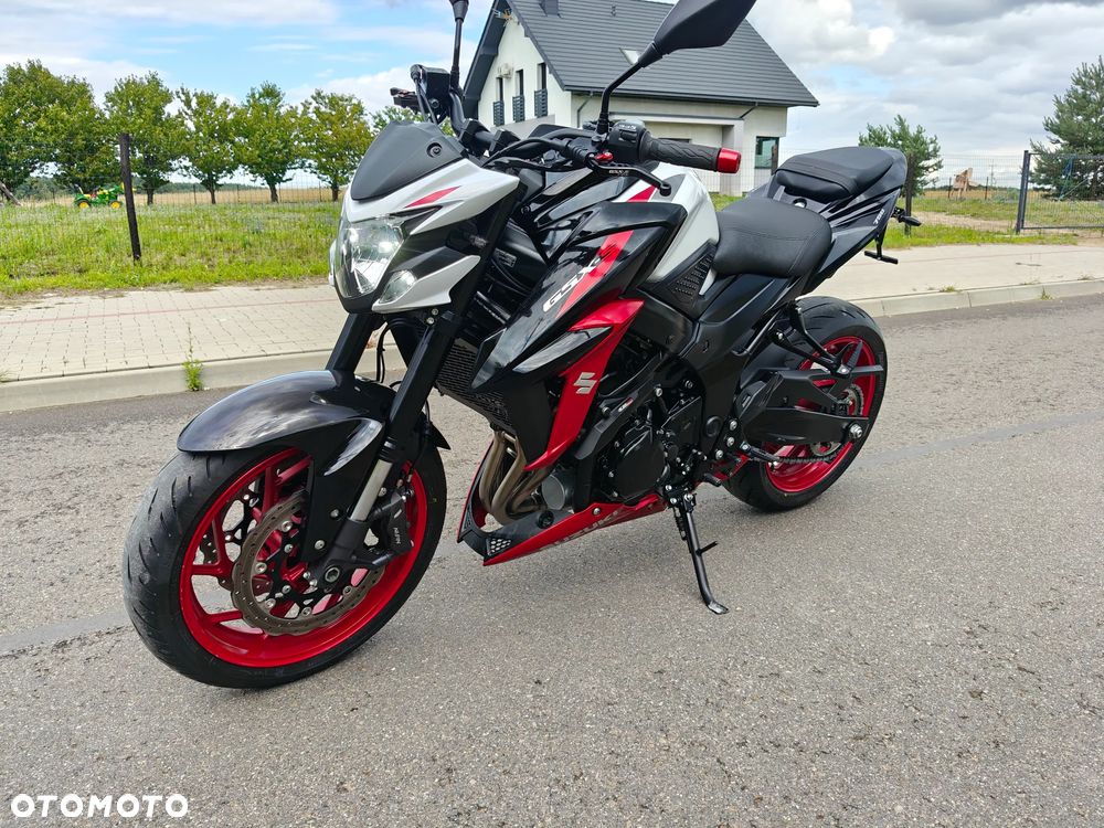 Suzuki GSX - 9