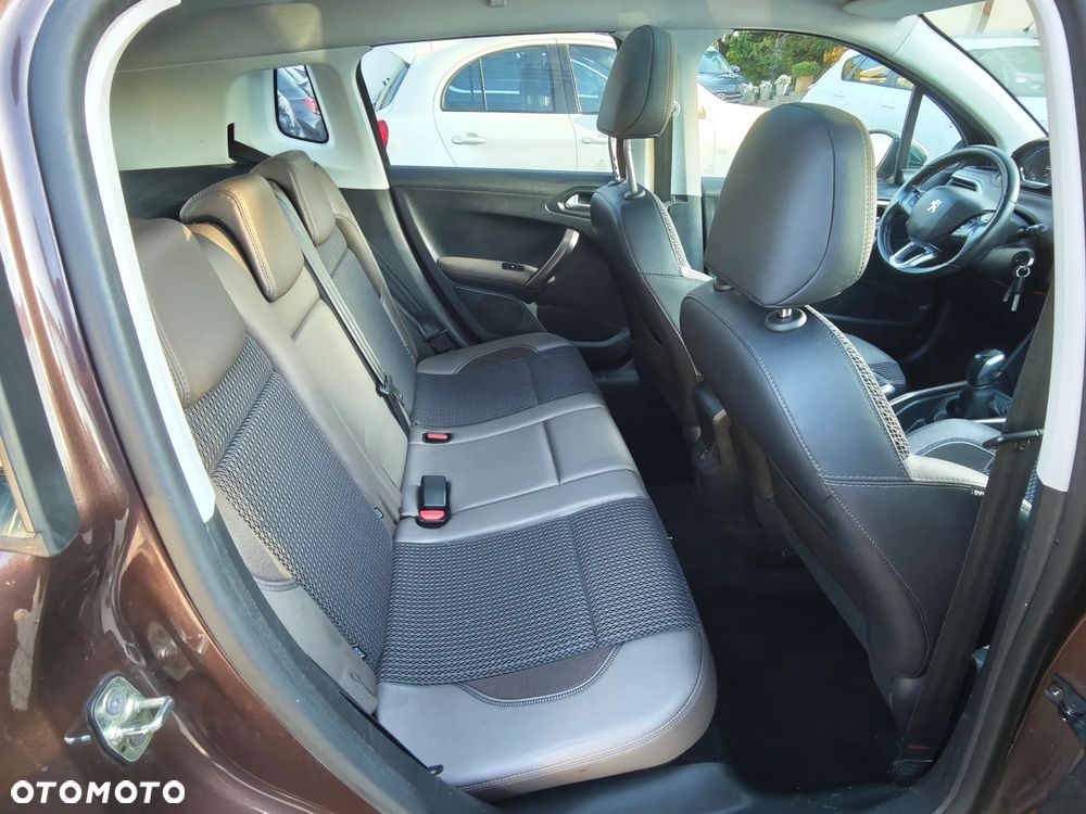 Peugeot 2008 120 VTI Allure - 17