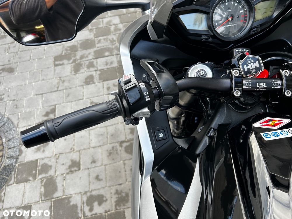 Honda VFR - 15