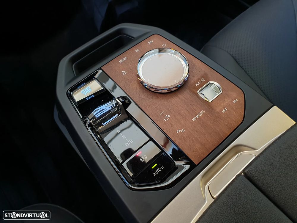 BMW iX xDrive 40 Pack Desportivo - 10