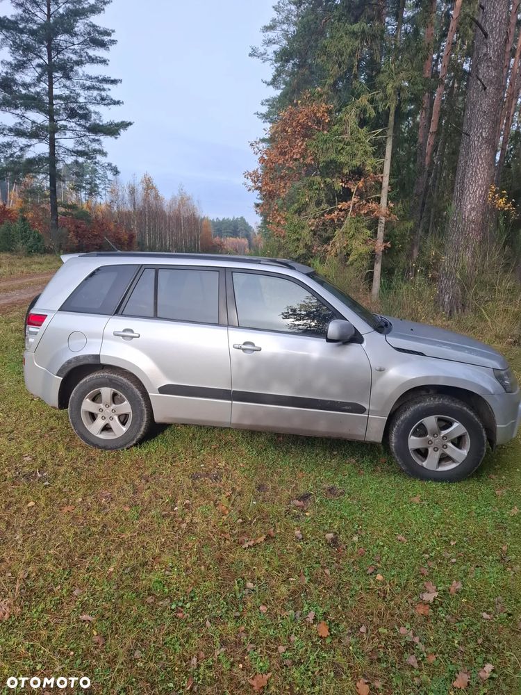 Suzuki Grand Vitara 2.0 Automatik Comfort - 2