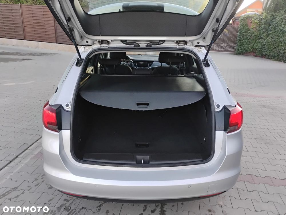 Opel Astra 1.6 CDTI Dynamic S&S - 24