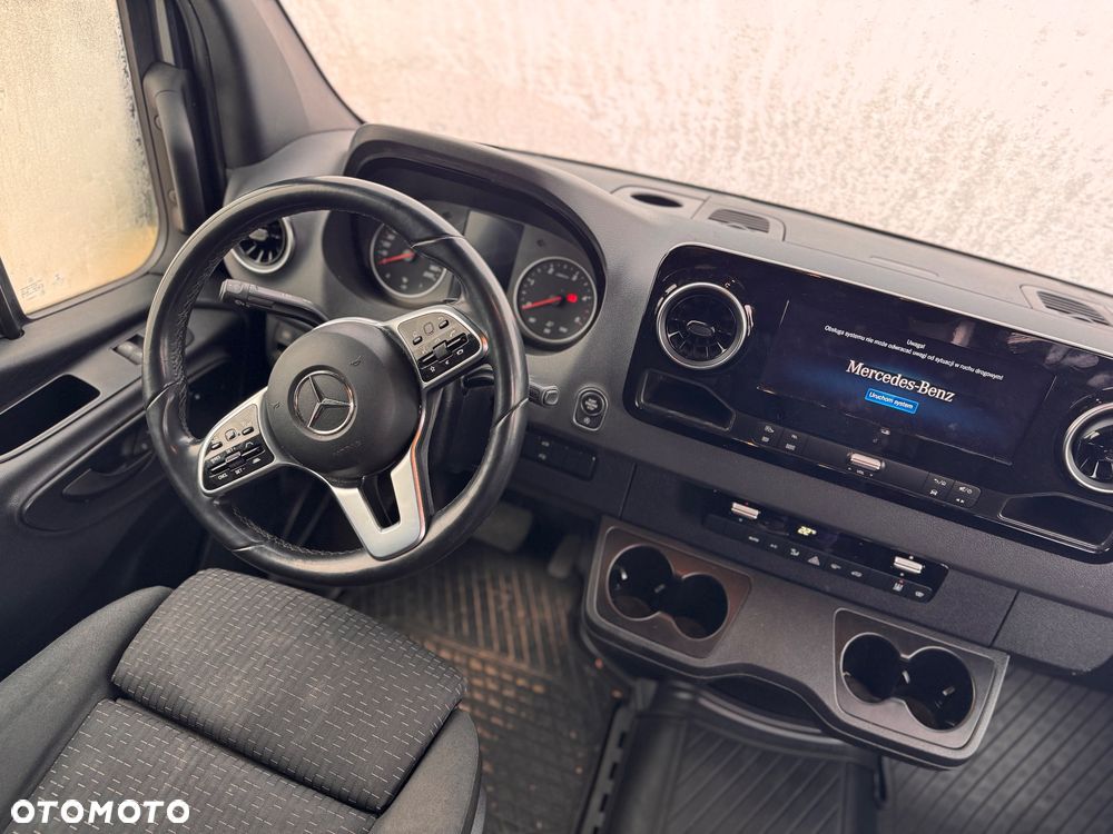 Mercedes-Benz Sprinter - 9