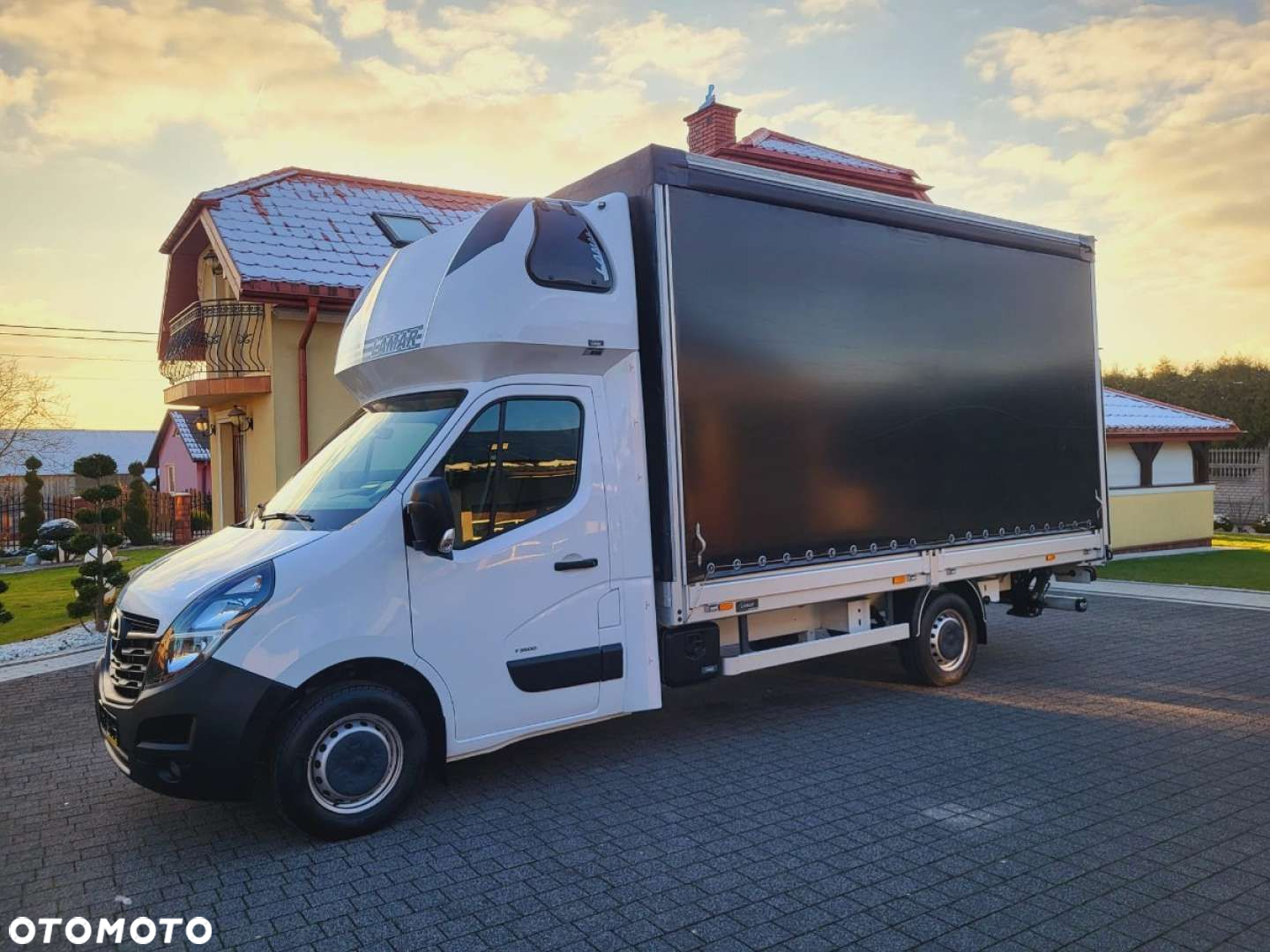 Opel Movano z windą salon Polska - 3