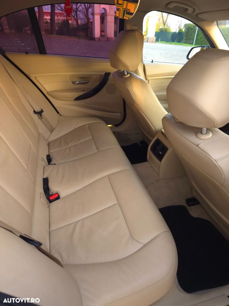 BMW Seria 3 320d Touring Aut. Luxury Line - 12