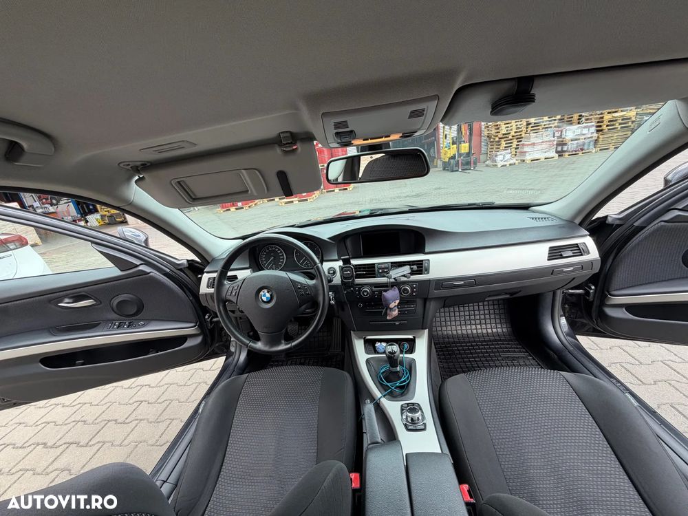 BMW Seria 3 320d EfficientDynamics Edition - 4