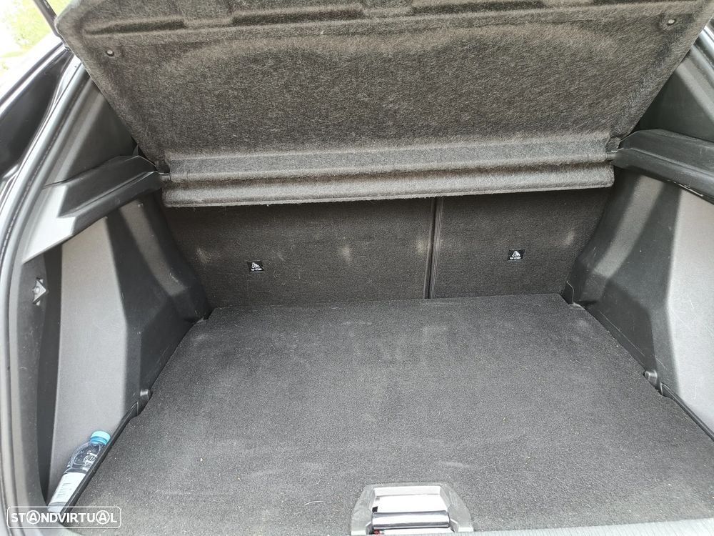 Peugeot e-2008 50 kWh Allure - 21