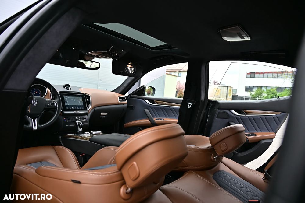 Maserati Ghibli GranLusso - 26