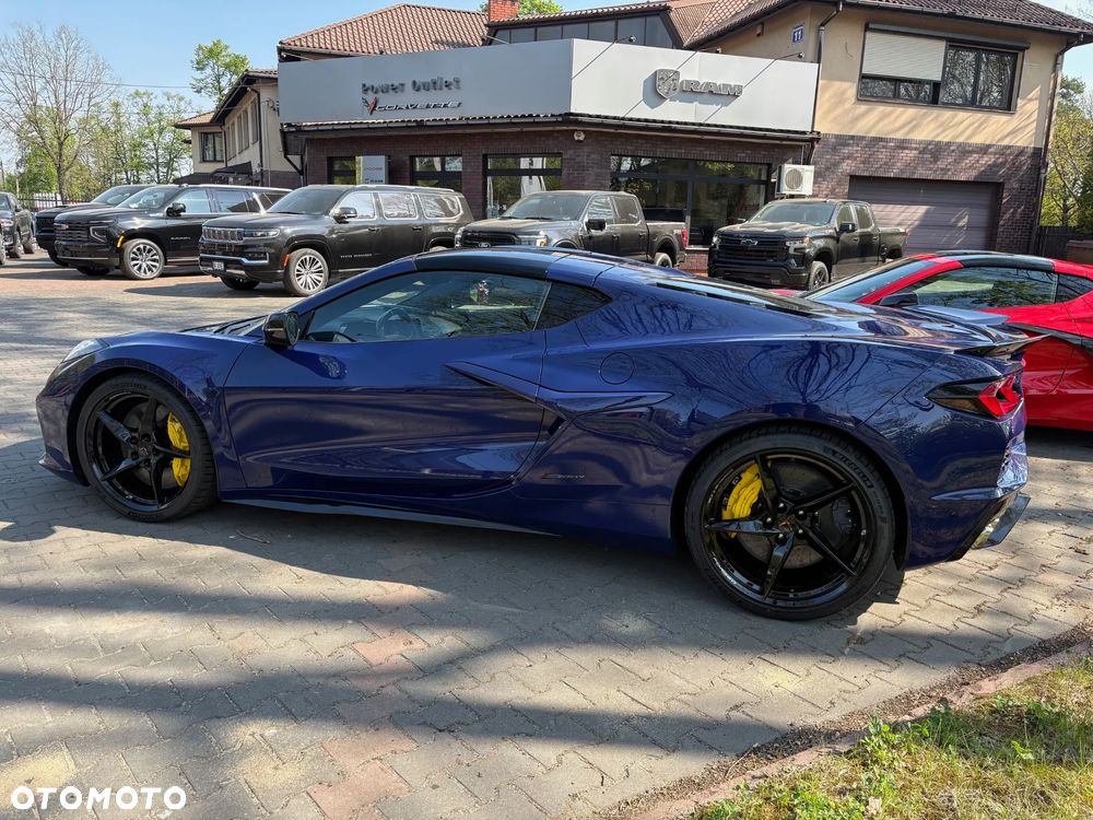 Chevrolet Corvette - 11