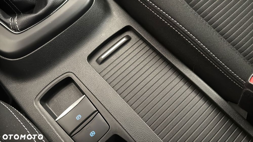 Ford Focus 1.0 EcoBoost mHEV Titanium X - 25