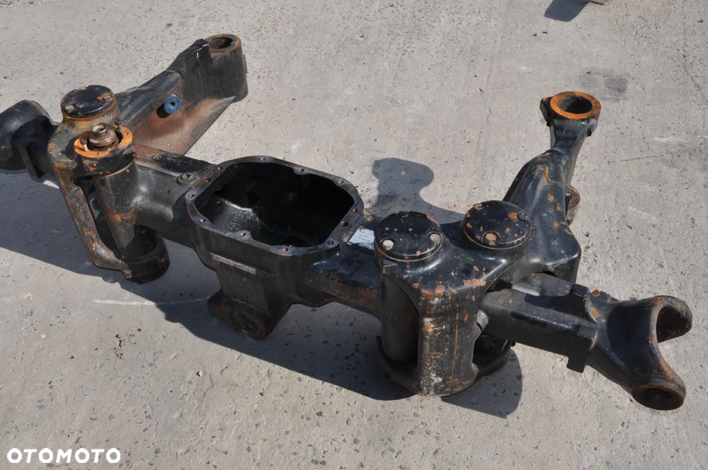 OBUDOWA MOSTU WAHACZ MASSEY FERGUSON 7480 6480 6485 - 1