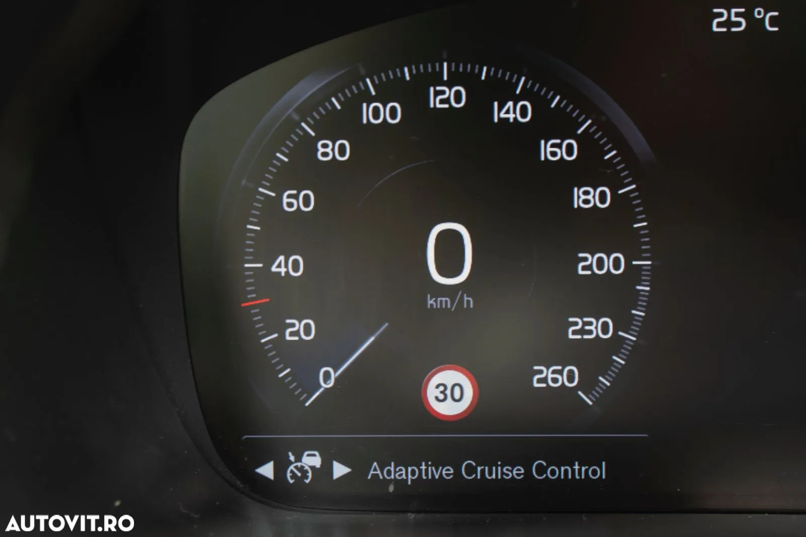 Volvo XC 90 D5 AWD Geartronic RDesign - 24