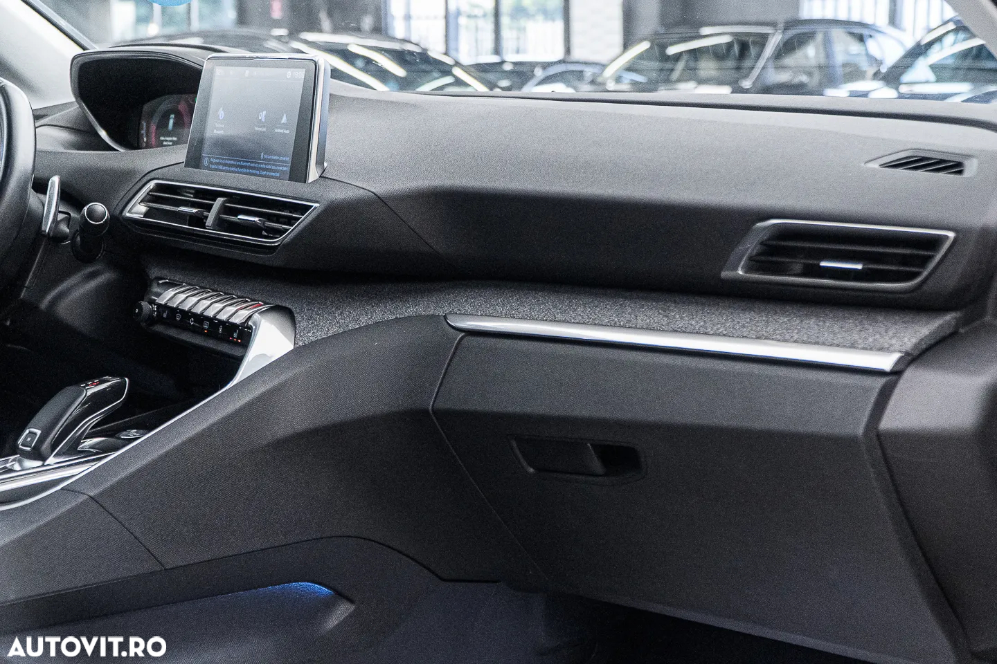 Peugeot 3008 1.2 PureTech Turbo S&S EAT6 Allure - 33