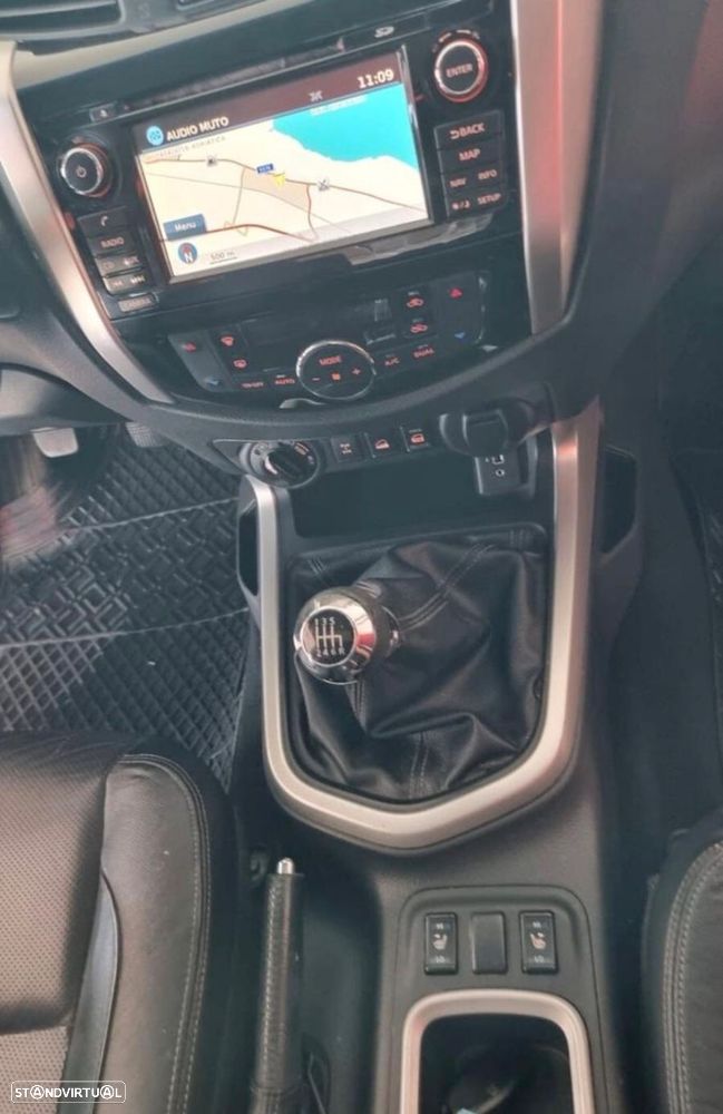 Nissan Navara 2.3 dCi CD 4WD Tekna - 6