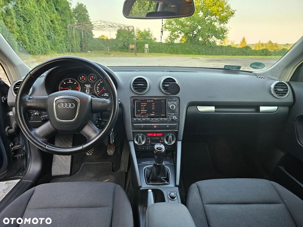 Audi A3 Sportback 2.0 TDI Ambiente - 8