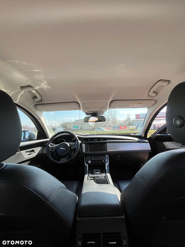 Jaguar XF E-Performance Prestige - 12